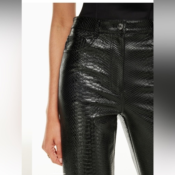 Wilfred Melina™ Pant
High-waisted Vegan Leather python pants - Picture 2 of 10